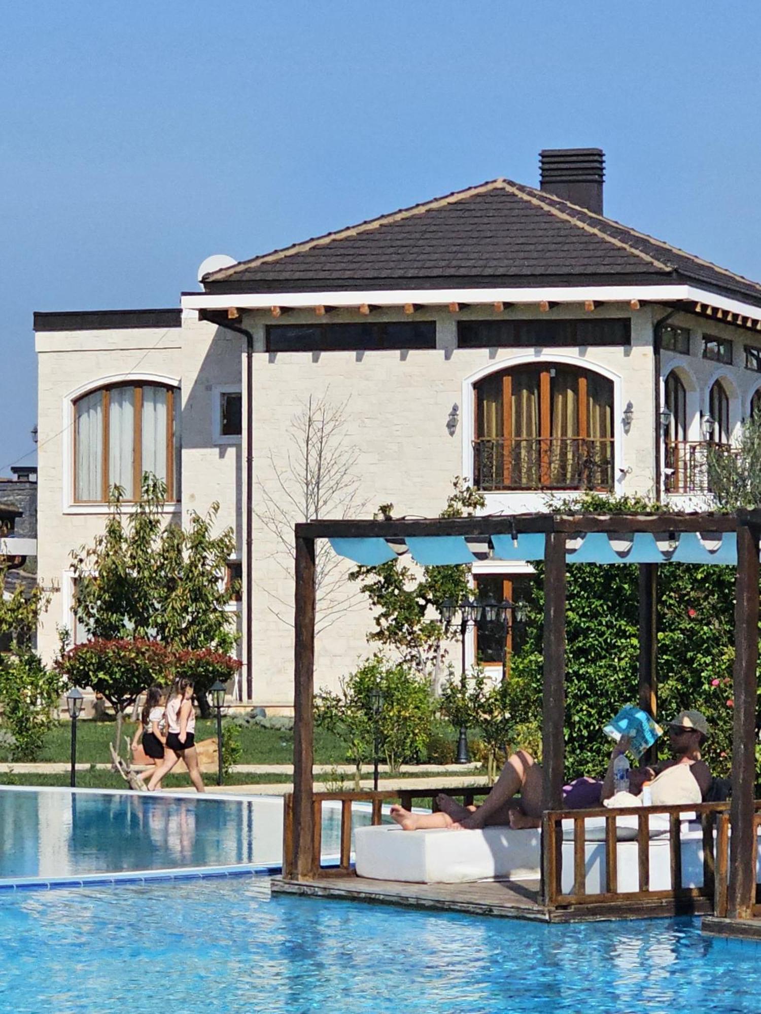Vinea Resort Дуррес Экстерьер фото