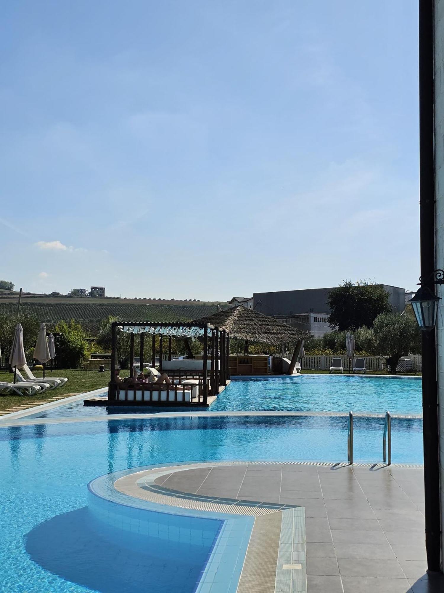 Vinea Resort Дуррес Экстерьер фото