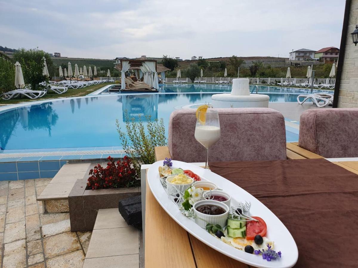 Vinea Resort Дуррес Экстерьер фото
